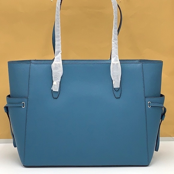 MICHAEL KORS
Gilly Large Saffiano Leather Tote Bag TEAL COLOR - Picture 8 of 15